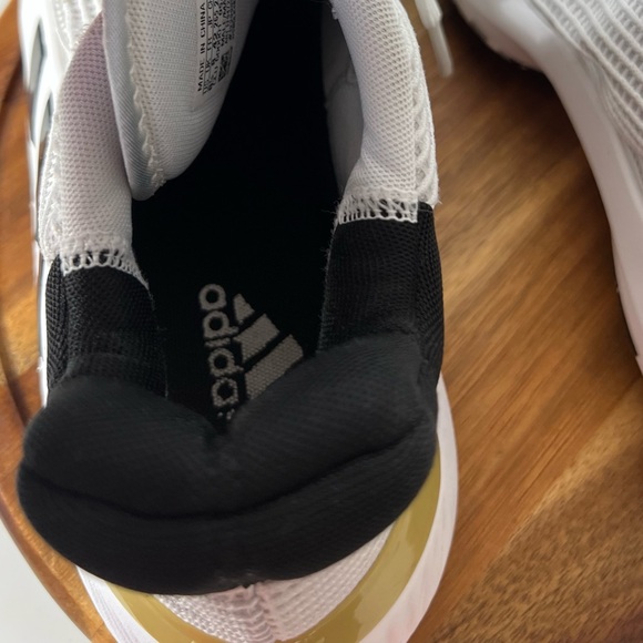 8.5 Adidas Pro Bounce 2019 Low White Black Gold Basketball Shoes EF0472 Mens - Picture 10 of 14